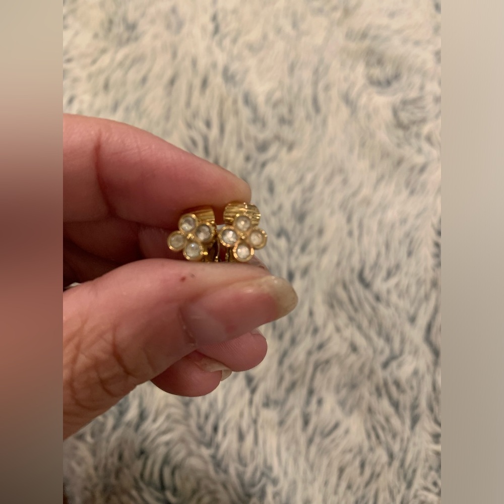 💎Vintage Pre-loved Christian Dior clip-on Earrings💎